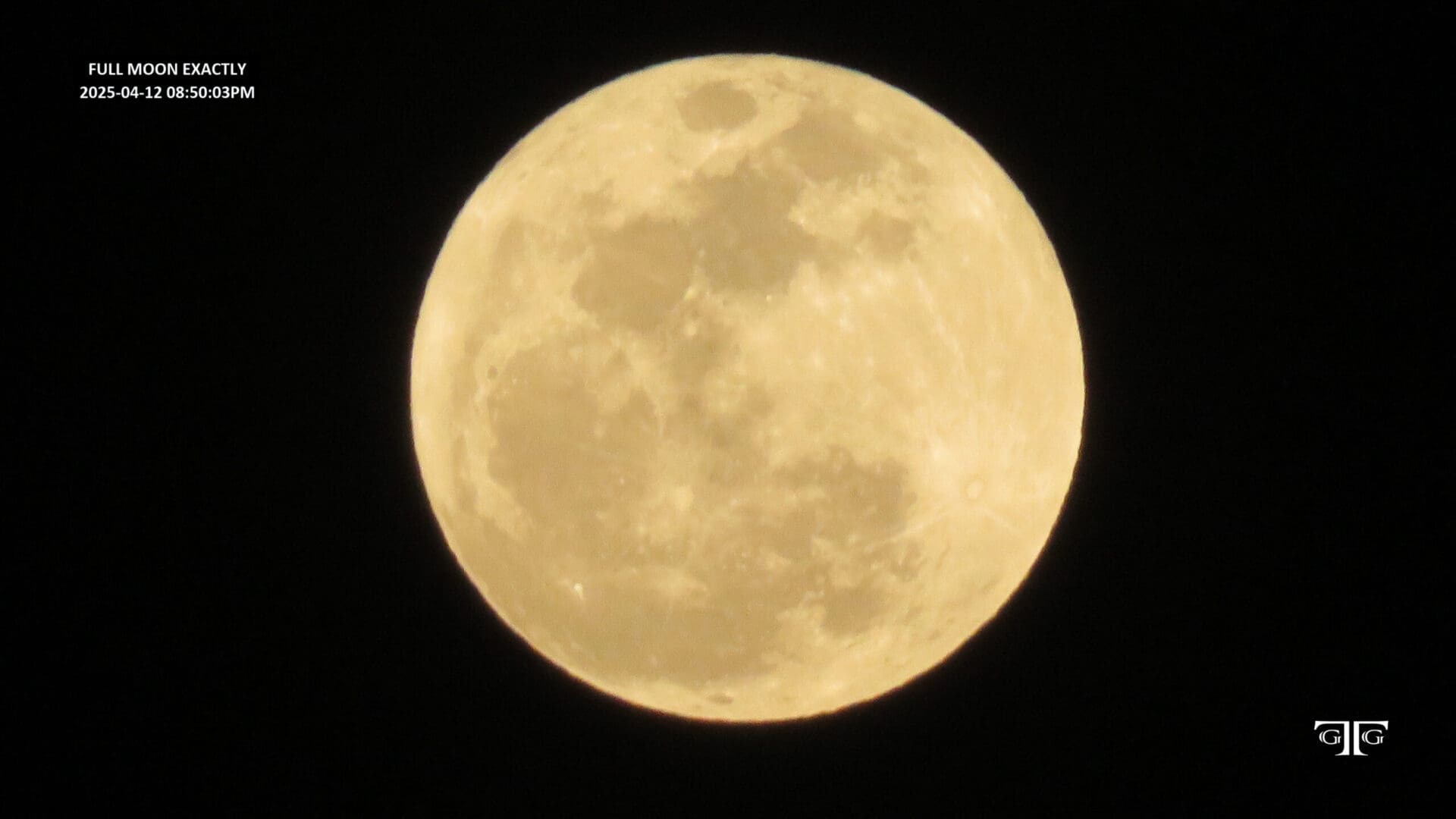 A full moon with the light of it's own.